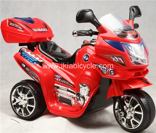 Baby Electric Ride på motorcykel